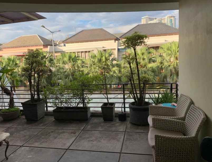 dijual rumah jl cut mutia rawalumbu bekasi