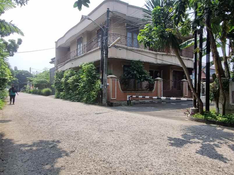 dijual rumah jl kasuari raya kranggan