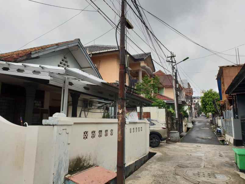 dijual rumah jl kebalen iv no 26 blok s