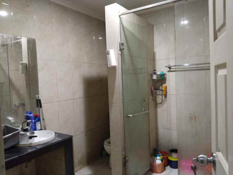 dijual rumah jl nakula