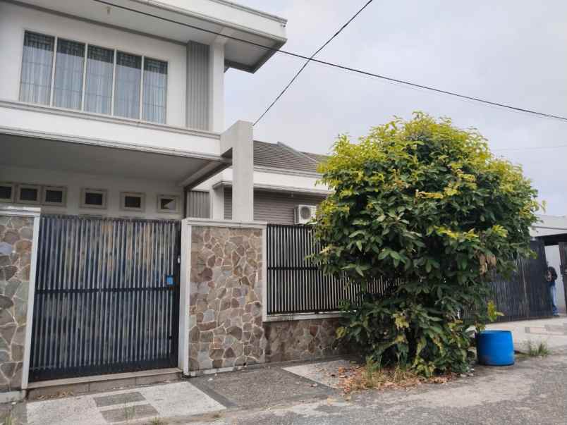 dijual rumah jl nakula