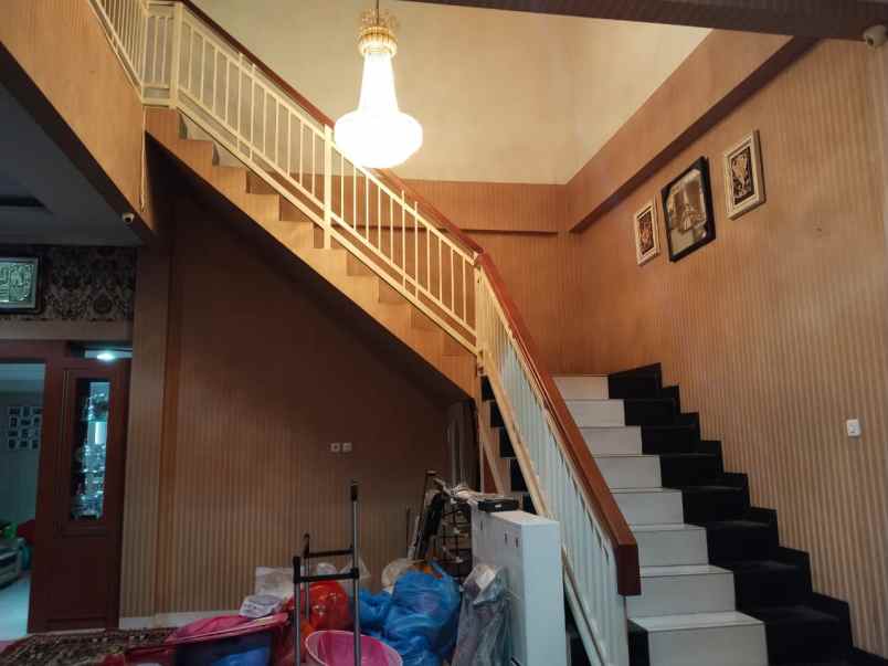 dijual rumah jl nakula