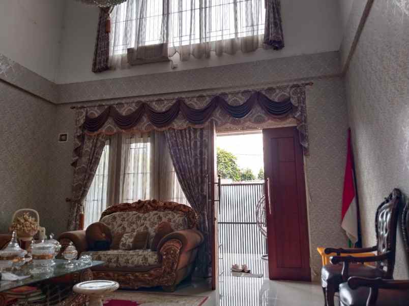 dijual rumah jl nakula
