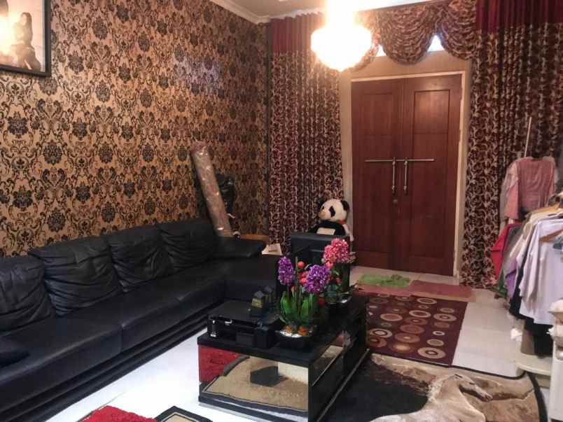 dijual rumah jl nakula