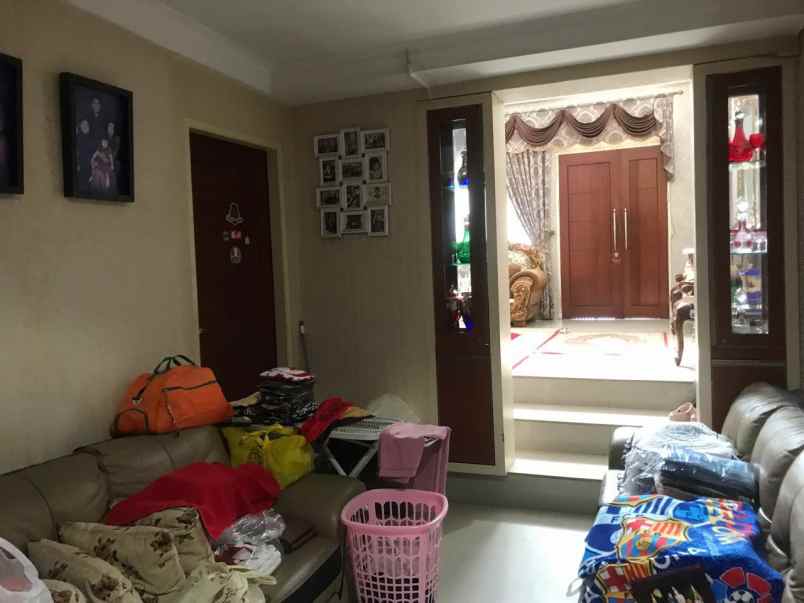 dijual rumah jl nakula