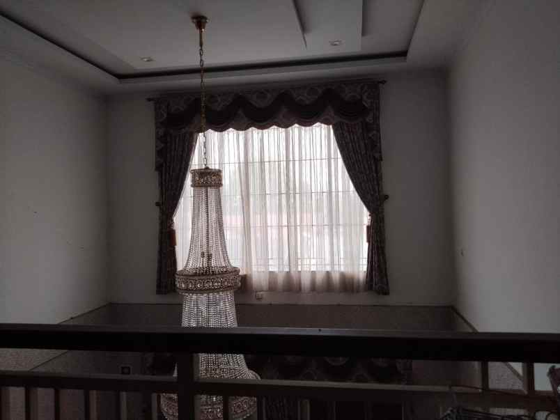 dijual rumah jl nakula