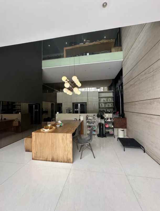 dijual rumah jl panglima polim kec