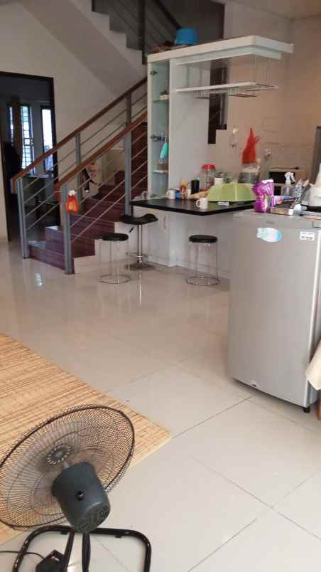 dijual rumah jl pondok kelapa raya