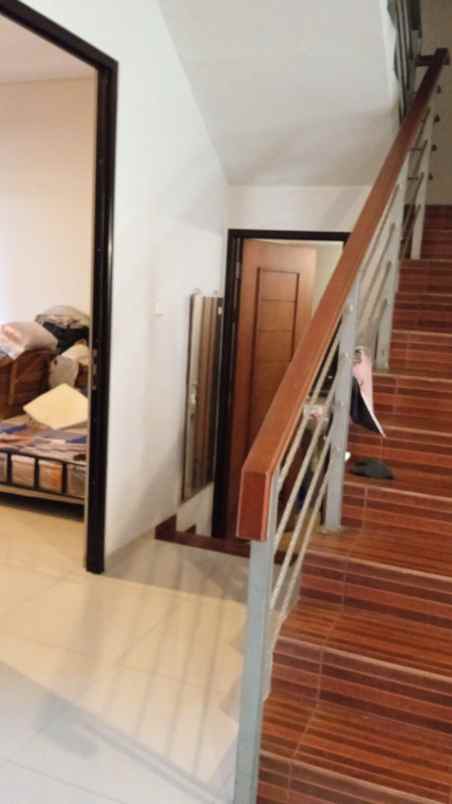 dijual rumah jl pondok kelapa raya