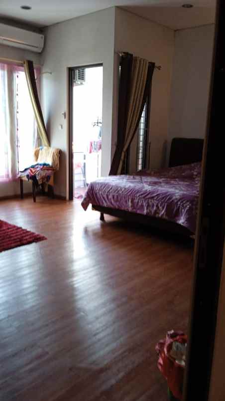 dijual rumah jl pondok kelapa raya