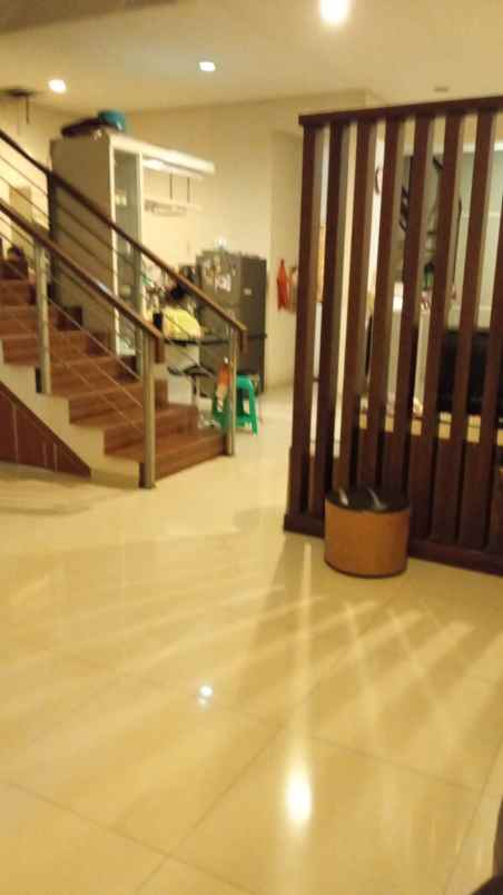 dijual rumah jl pondok kelapa raya