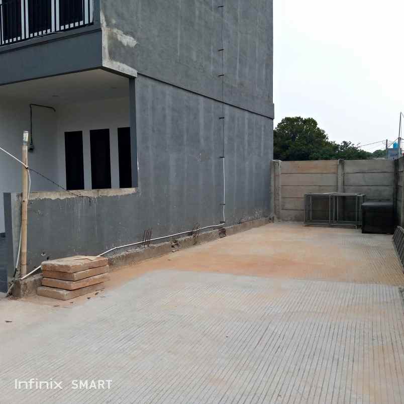 dijual rumah jl raya erpark cisauk kec