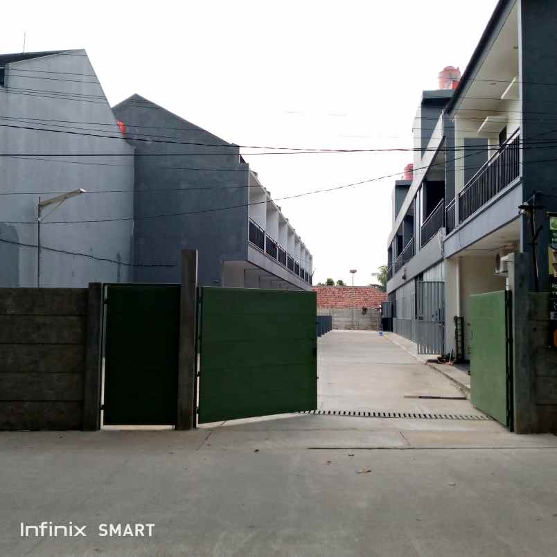 dijual rumah jl raya erpark cisauk kec