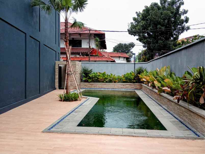 dijual rumah jl raya kebayoran lama