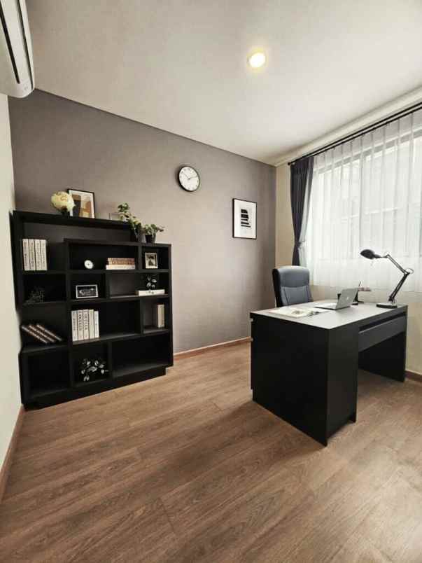 dijual rumah jl raya kebayoran lama