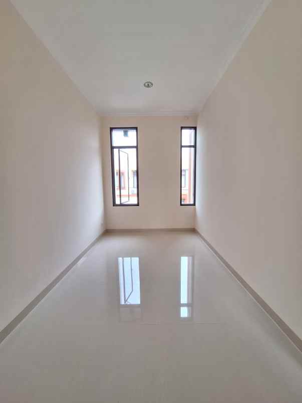 dijual rumah jl raya siliwangi pamulang