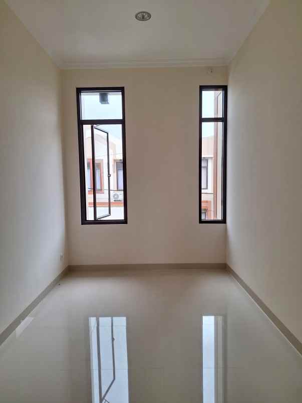 dijual rumah jl raya siliwangi pamulang