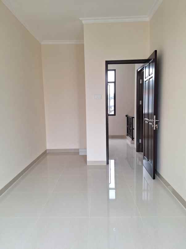 dijual rumah jl raya siliwangi pamulang