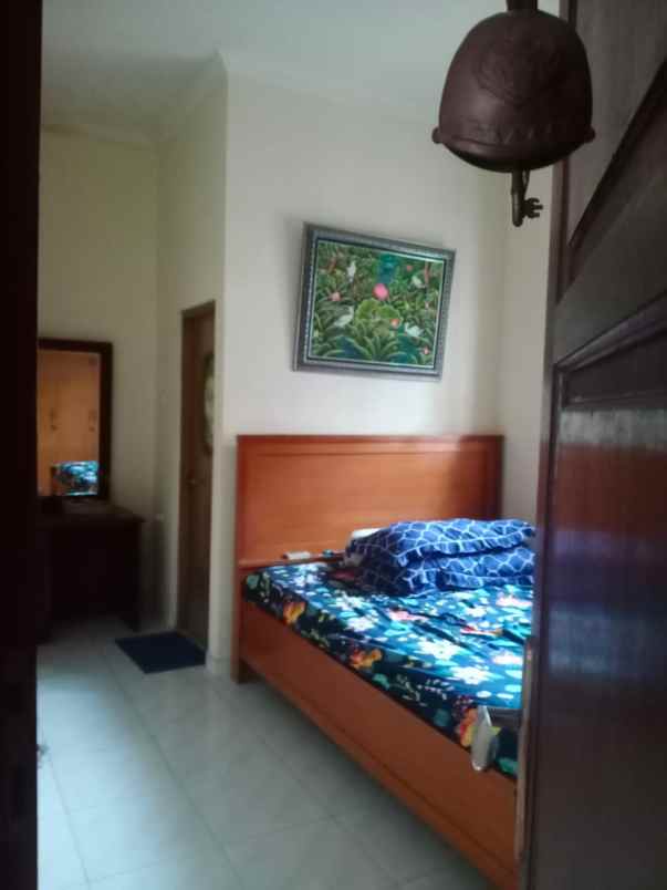 dijual rumah jl raya srengseng