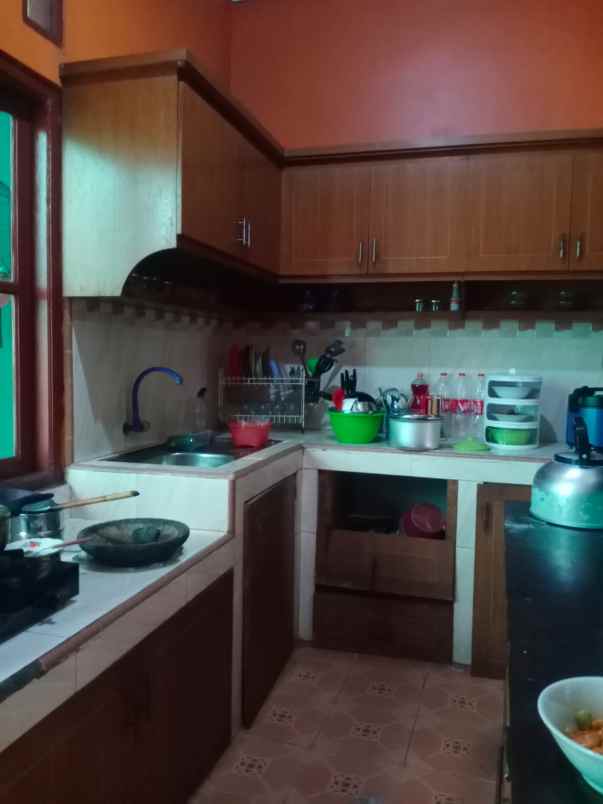 dijual rumah jl raya srengseng