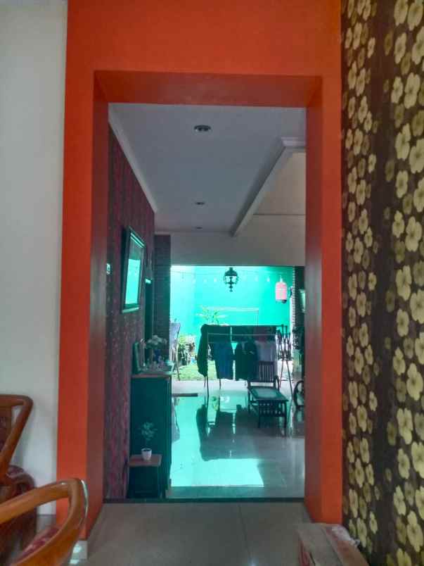 dijual rumah jl raya srengseng