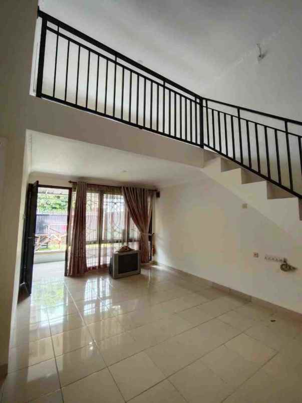 dijual rumah jl raya tapos cimanggis