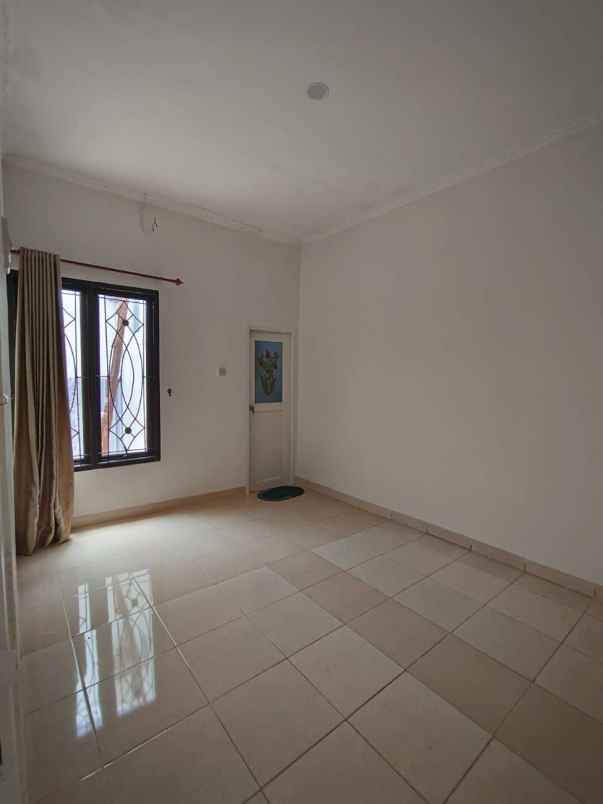 dijual rumah jl raya tapos cimanggis