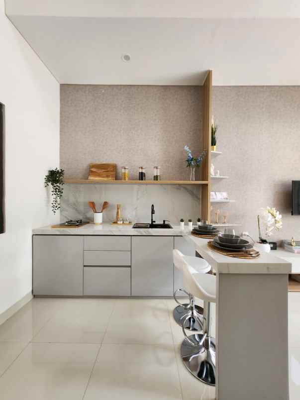 dijual rumah jl raya tigaraksa