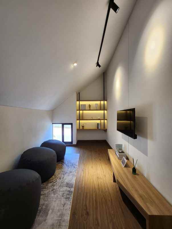 dijual rumah jl raya tigaraksa