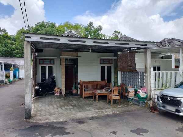 dijual rumah jl sribitan bangunjiwo