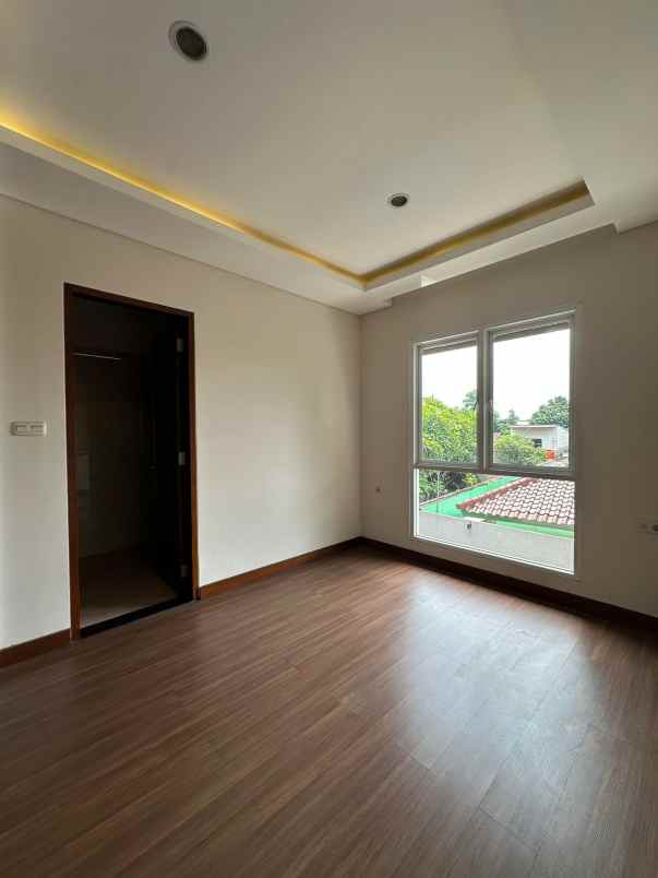 dijual rumah jl tb simatupang