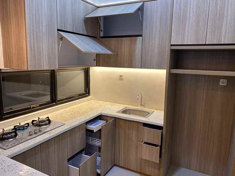 dijual rumah jl utama pd kulon pondok