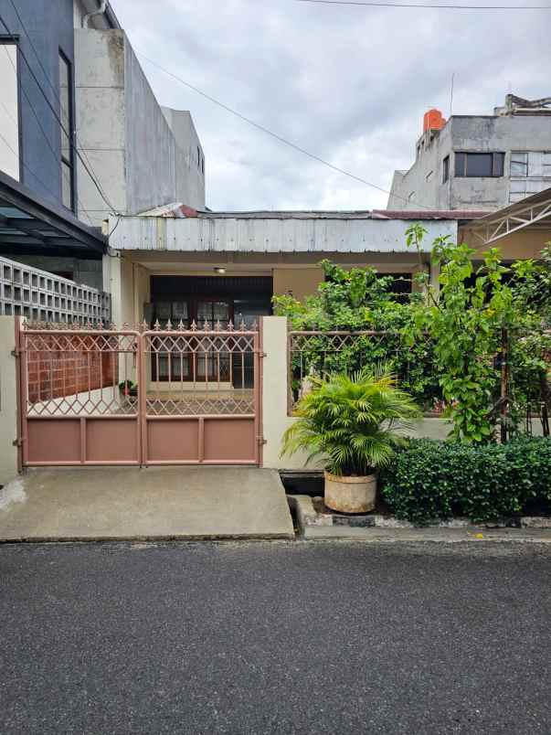 dijual rumah jln pinang emas pondok indah