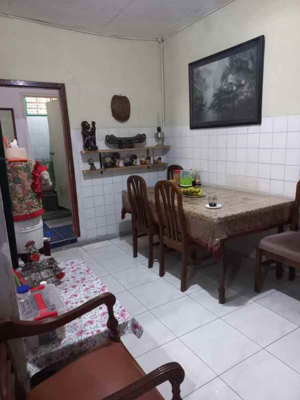 dijual rumah kalibaru