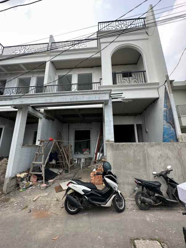 dijual rumah kalisari pasar rebo