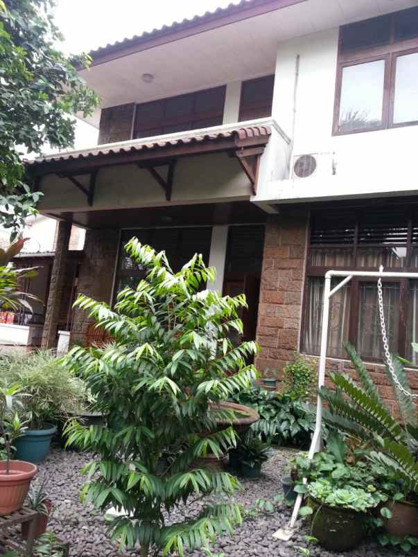dijual rumah kebayoran baru kramat pela