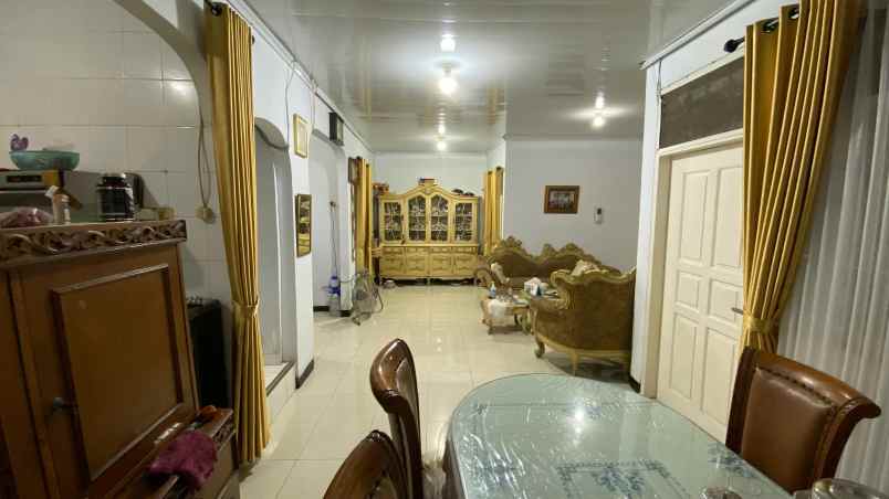 dijual rumah kebon kacang