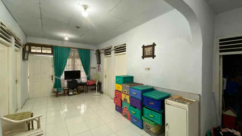 dijual rumah kebon kacang