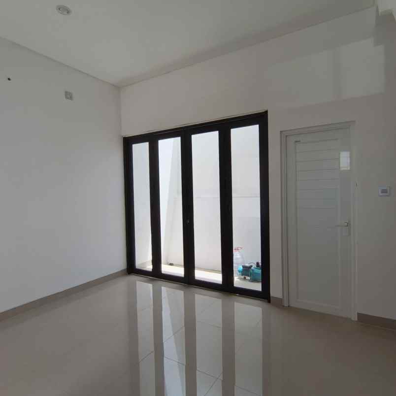 dijual rumah kelapa dua