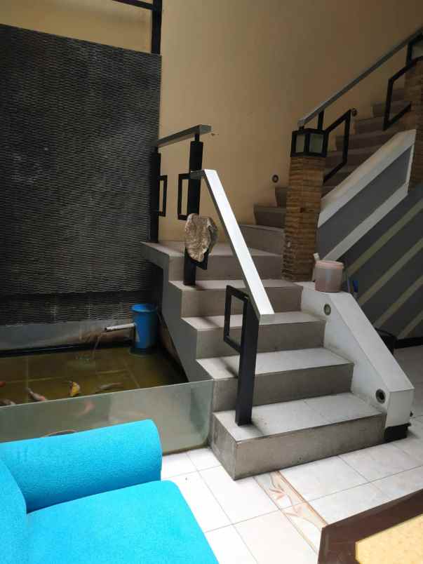 dijual rumah komplek duta regency