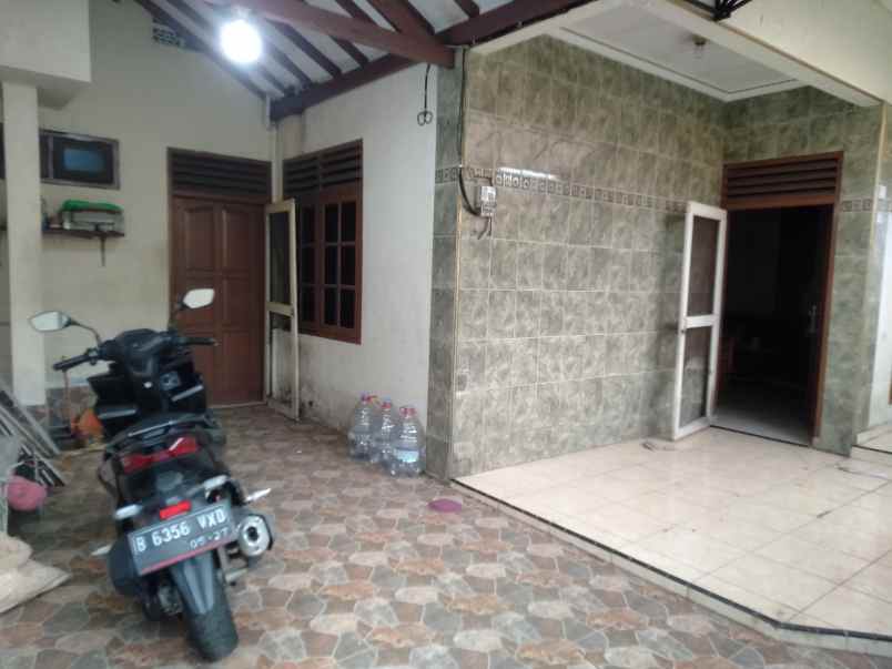 dijual rumah komplek kunciran mas permai
