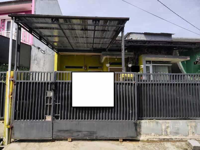 dijual rumah komplek tipar silih asih