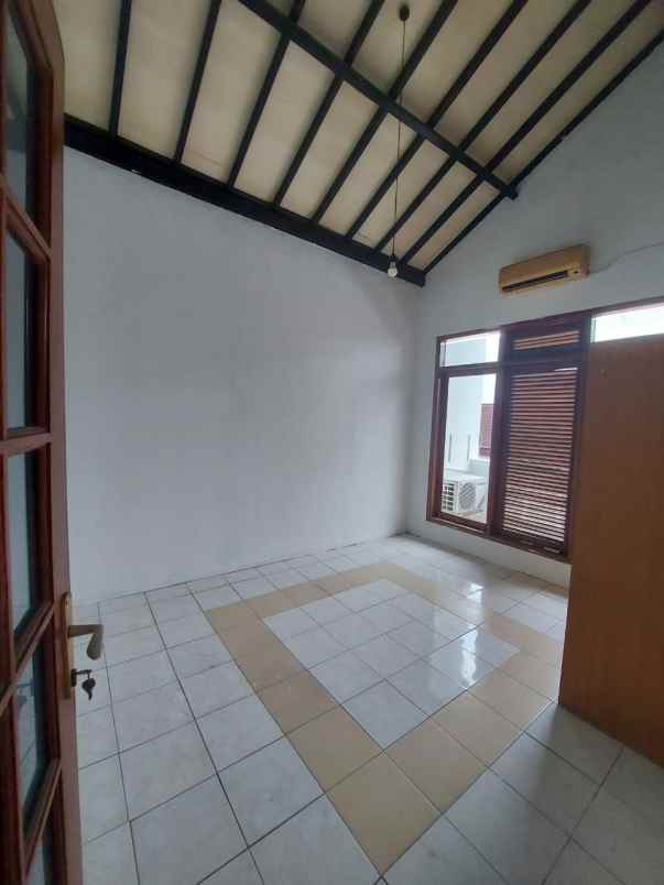 dijual rumah lengkong bandung kora