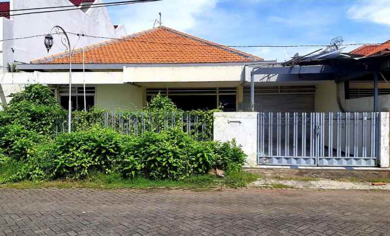 dijual rumah manyar kertoarjo