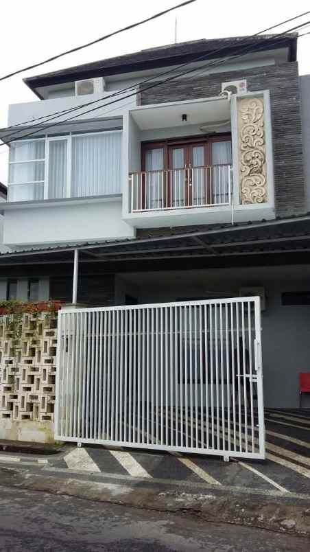 dijual rumah minimalis lantai 2 lokasi dalung