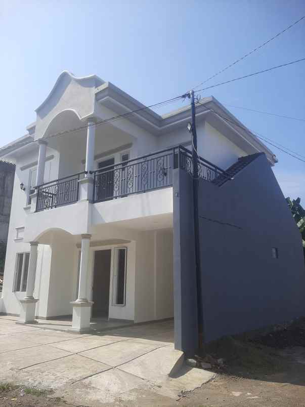 dijual rumah modern minimalis siap huni di jagakarsa