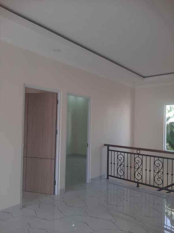 dijual rumah modern minimalis siap huni di jagakarsa