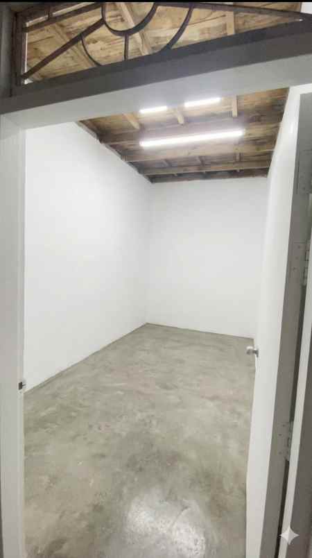 dijual rumah ngelom