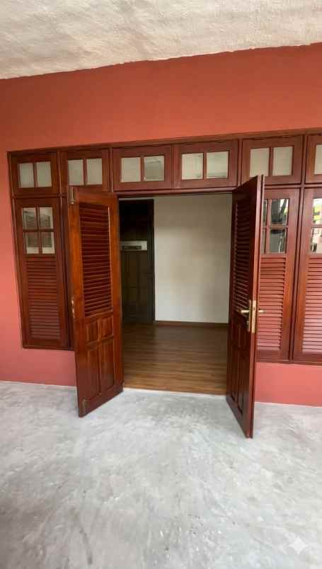 dijual rumah ngelom