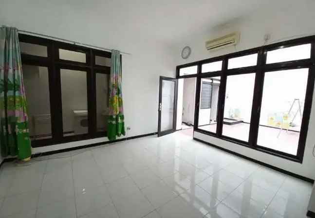 dijual rumah nirwana regency